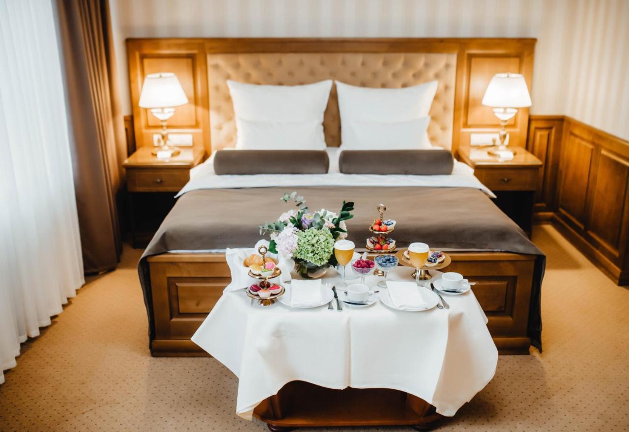 Nadiya Hotel Ivano-Frankivsk Eksteriør bilde