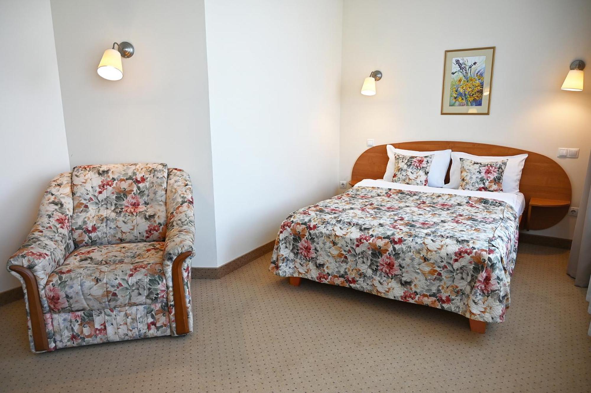 Nadiya Hotel Ivano-Frankivsk Eksteriør bilde