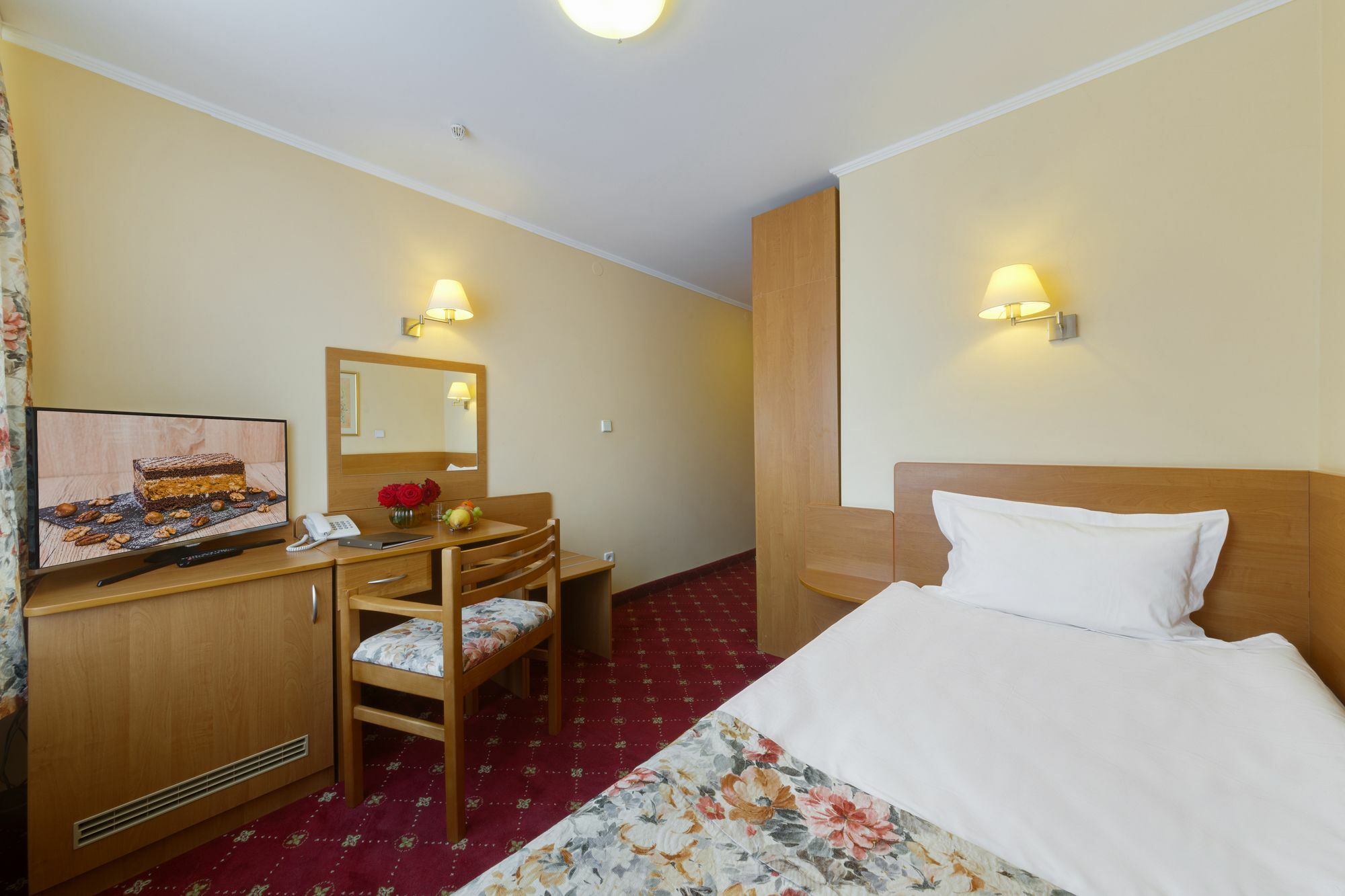 Nadiya Hotel Ivano-Frankivsk Eksteriør bilde