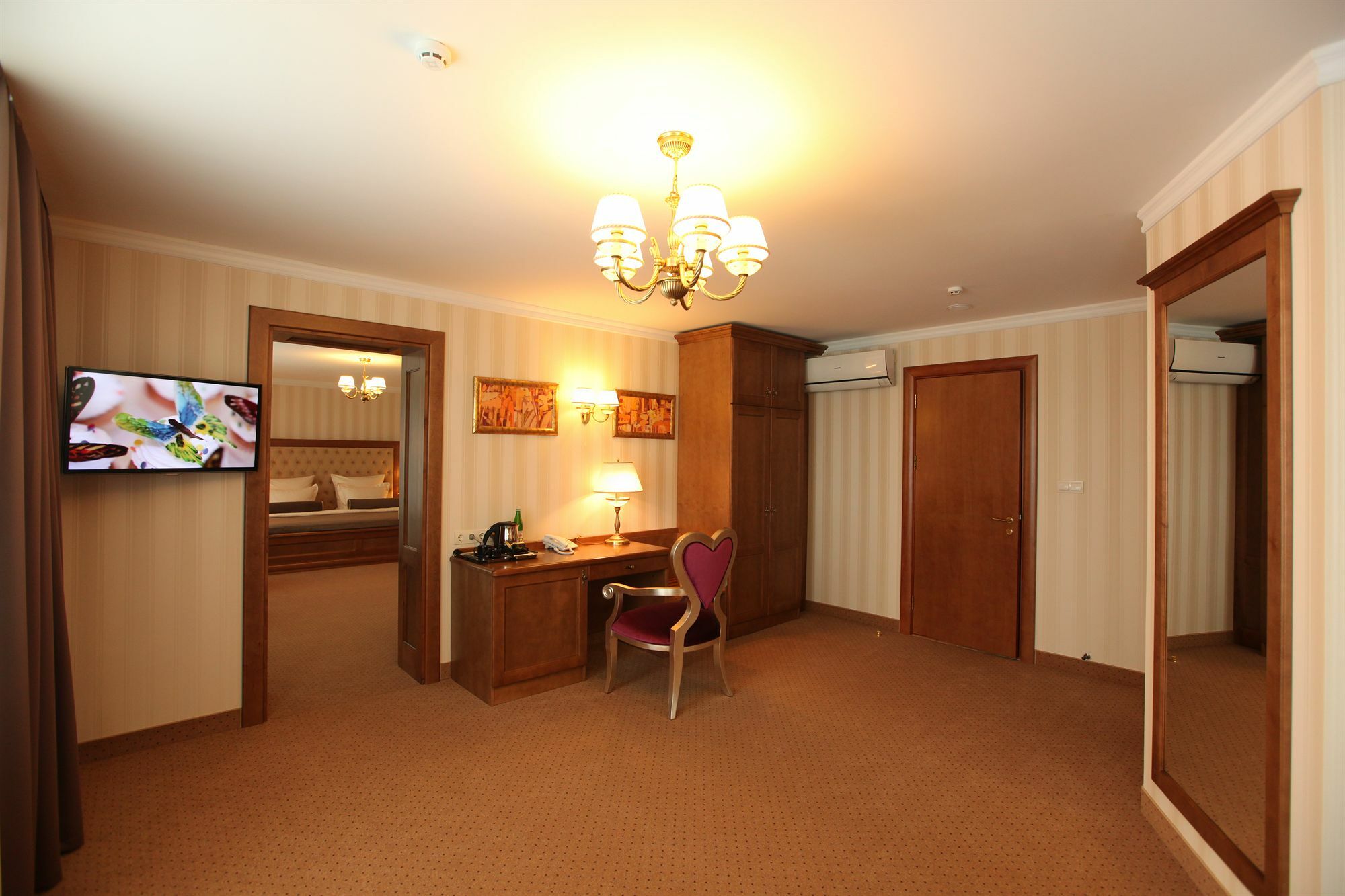 Nadiya Hotel Ivano-Frankivsk Eksteriør bilde